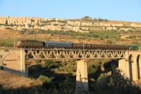 Treno storico letterario del Kaos - Transito sul Ponte Sant\'Anna